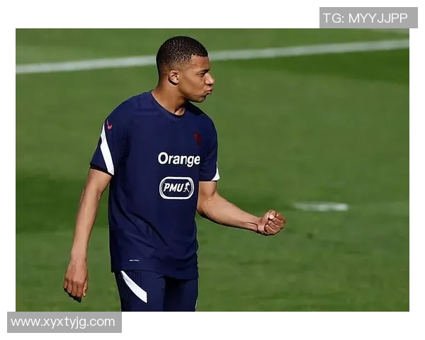 法国足球明星绘画大赛展现艺术与运动的完美结合与激情碰撞